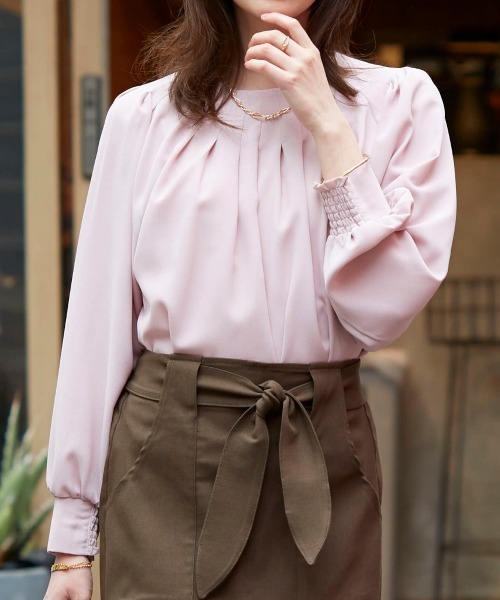 nissen（ニッセン）の「ボリュームスリーブタックブラウス（シャツ/ブラウス・レディース・ピンク/ベージュ系/オフホワイト/ブラック/ライラック系・LL/L/M/S）」の5枚目の写真