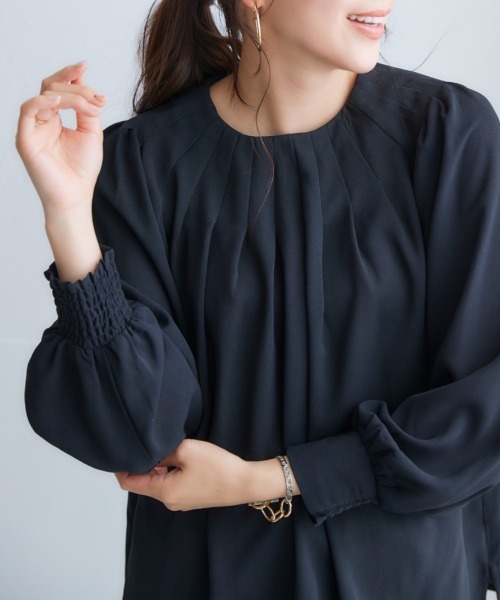 nissen（ニッセン）の「ボリュームスリーブタックブラウス（シャツ/ブラウス・レディース・ピンク/ベージュ系/オフホワイト/ブラック/ライラック系・LL/L/M/S）」の19枚目の写真