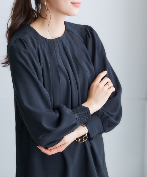 nissen（ニッセン）の「ボリュームスリーブタックブラウス（シャツ/ブラウス・レディース・ピンク/ベージュ系/オフホワイト/ブラック/ライラック系・LL/L/M/S）」の22枚目の写真