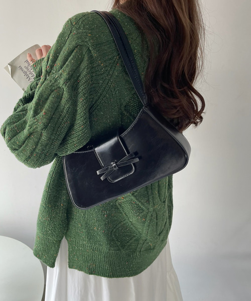 Ada.(エイダ)の「リボンモチーフ ワンハンドル ハンドバッグ(ショルダーバッグ・レディース・シルバー/レッド/ブラック・FREE)」の9枚目の写真