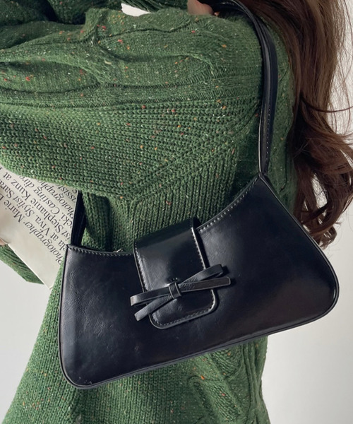 Ada.(エイダ)の「リボンモチーフ ワンハンドル ハンドバッグ(ショルダーバッグ・レディース・シルバー/レッド/ブラック・FREE)」の7枚目の写真