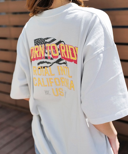 roial（ロイアル）の「DESIGN TEE/ROIAL(ロイアル)スタンダードシルエット半袖プリントTシャツ（Tシャツ/カットソー・メンズ・ネイビー/グレー/ブラック・MEDIUM/SMALL）」の19枚目の写真