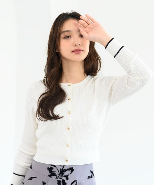 MISCH MASCH(ミッシュマッシュ)の「ケーブルクロップドカーデ/MM438404(カーディガン/ボレロ・レディース・イエロー/ホワイト/ブラック・フリ-)」の2枚目の写真