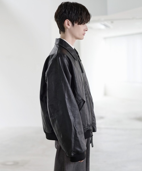 レザー 中綿 ブルゾン シンプル オールブラック 短丈 黒 ヴィンテージ M レザー 中綿 ブルゾン シンプル オールブラック 短丈 黒 ヴィンテージ