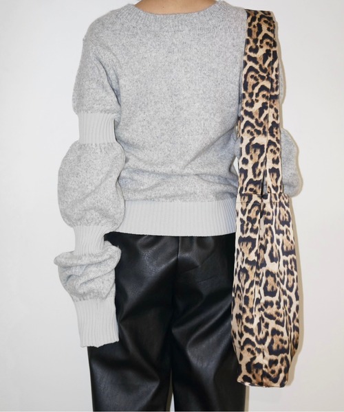 musubore(ムスボレ)の「puff puff sleeve knit / パフパフスリーブニット(ニット/セーター・レディース・グレー/ブラック/ピンク/カーキ・FREE)」の6枚目の写真