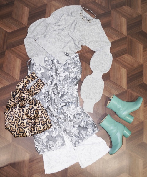 musubore(ムスボレ)の「puff puff sleeve knit / パフパフスリーブニット(ニット/セーター・レディース・グレー/ブラック/ピンク/カーキ・FREE)」の7枚目の写真