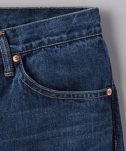 Scye(サイ)の「<Scye> Selvedge Used Wash Straight Leg Jeans/セルヴィッチ ユーズドウォッシュ ストレート ジーンズ(デニムパンツ・メンズ・ライトブルー・30inch/31inch/29inch)」の4枚目の写真
