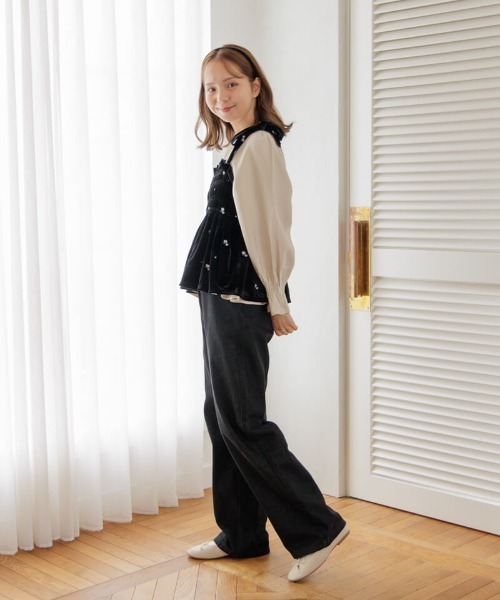 flower（フラワー）の「ベロアエンブロイダリービスチェ（キャミソール・レディース・ベージュ/ブラック・FREE）」の17枚目の写真