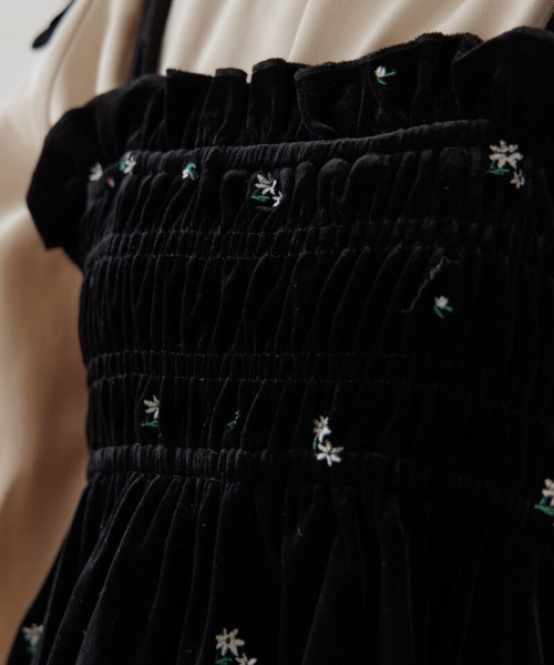 flower（フラワー）の「ベロアエンブロイダリービスチェ（キャミソール・レディース・ベージュ/ブラック・FREE）」の19枚目の写真