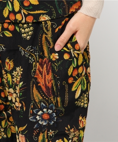 Desigual（デシグアル）の「「Desigual/デシグアル」ラクロアボタニカル柄パンツ（その他パンツ・レディース・ブラック・LARGE/X-SMALL/X-LARGE/MEDIUM/SMALL）」の7枚目の写真