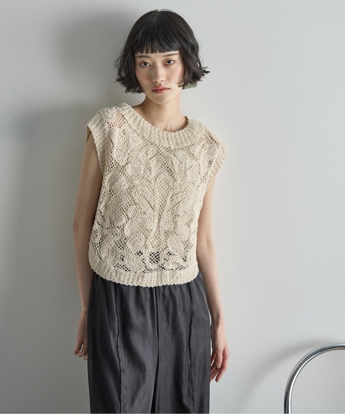 THE YOn（ザヨン）の「ラウンドヘムトーションレースノースリーブトップス（その他トップス・レディース・ナチュラル/ブラック・FREE）」の9枚目の写真