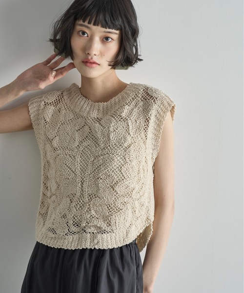 THE YOn（ザヨン）の「ラウンドヘムトーションレースノースリーブトップス（その他トップス・レディース・ナチュラル/ブラック・FREE）」の6枚目の写真