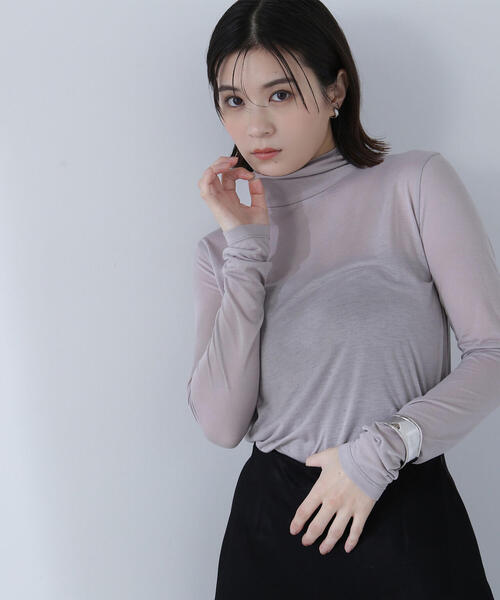 NATURAL BEAUTY BASIC（ナチュラルビューティーベーシック）の「◇ハイネックシアーカットソー（Tシャツ/カットソー・レディース・オフホワイト/ベージュ/イエロー/ピンク・FREE）」の3枚目の写真