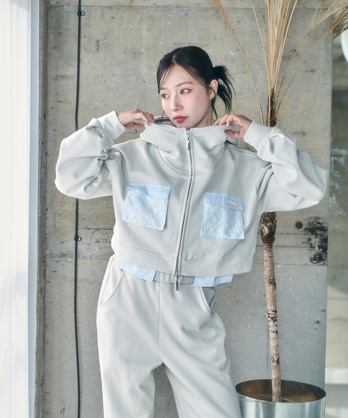 ANDGEEBEE(アンジービー)の「シャツポケットラメパーカー(パーカー・レディース・グレー/オートミール・FREE)」の2枚目の写真