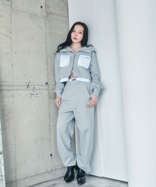 ANDGEEBEE(アンジービー)の「シャツポケットラメパーカー(パーカー・レディース・グレー/オートミール・FREE)」の5枚目の写真