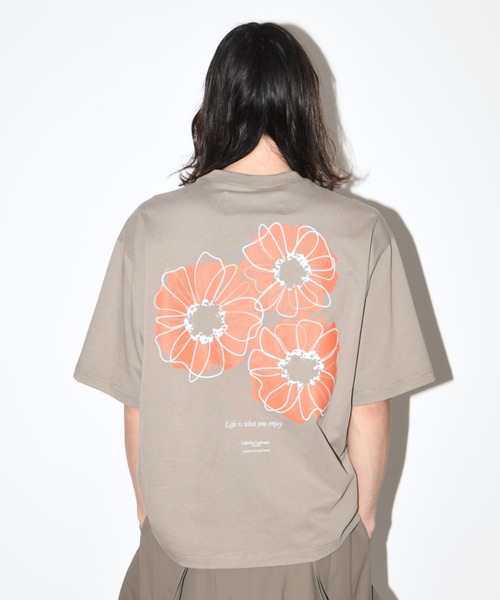 【boohoo】フラワー バック プリント Tシャツ Oversized Tokyo Extended Neck Floral Back Print T-shirt | boohoo