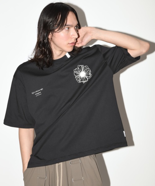 SUPERTHANKS(スーパーサンクス)の「フラワーモチーフデザインバックプリントTシャツ”Bic flower" S/S T-shirt(Tシャツ/カットソー・メンズ・ブラック/ホワイト/カーキ・S/M/L)」の5枚目の写真
