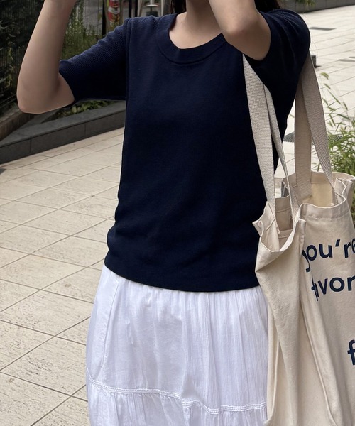 CHAN ME(チャンミ)の「ラウンドネック半袖リブニット(ニット/セーター・レディース・ブラック/ホワイト/ベージュ/グレイッシュベージュ/グレー/ネイビー・MEDIUM/LARGE/X-LARGE)」の6枚目の写真