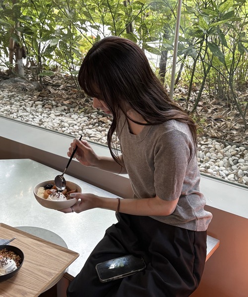 CHAN ME(チャンミ)の「ラウンドネック半袖リブニット(ニット/セーター・レディース・ブラック/ホワイト/ベージュ/グレイッシュベージュ/グレー/ネイビー・MEDIUM/LARGE/X-LARGE)」の10枚目の写真