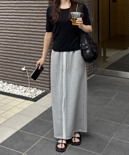 CHAN ME(チャンミ)の「ラウンドネック半袖リブニット(ニット/セーター・レディース・ブラック/ホワイト/ベージュ/グレイッシュベージュ/グレー/ネイビー・MEDIUM/LARGE/X-LARGE)」の8枚目の写真