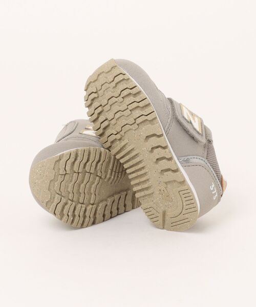 NEW BALANCE（ニューバランス）の「new balance ニューバランス IZ373 ベビースニーカー 子供靴 ワンベルト キッズシューズ ストラップ IZ373MT2 ブラウン（スニーカー・キッズ・ダークグレー・13.0cm/14.0cm/16.0cm/12cm/15.0cm/13.5cm/15.5cm/14.5cm/12.5cm/16.5cm）」の3枚目の写真