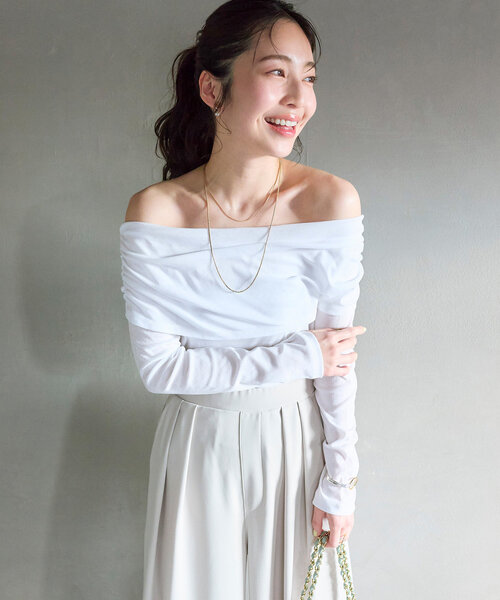 La boutique BonBon（ラブティックボンボン）の「【女子力UP！】シアーオフショルカットソー（Tシャツ/カットソー・レディース・ホワイト/ブラック/ミント・FREE）」の11枚目の写真