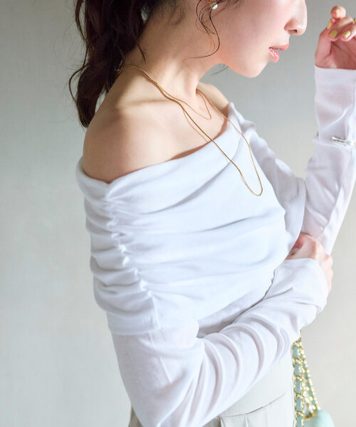 La boutique BonBon（ラブティックボンボン）の「【女子力UP！】シアーオフショルカットソー（Tシャツ/カットソー・レディース・ホワイト/ブラック/ミント・FREE）」の7枚目の写真