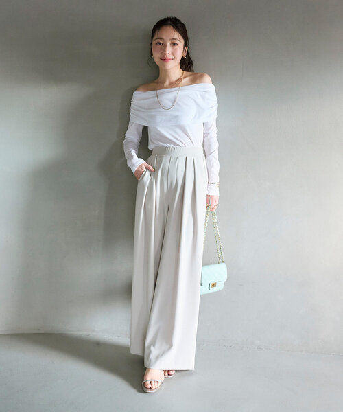 La boutique BonBon（ラブティックボンボン）の「【女子力UP！】シアーオフショルカットソー（Tシャツ/カットソー・レディース・ホワイト/ブラック/ミント・FREE）」の6枚目の写真