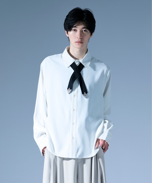 モフちゃん　THE TOE リボン装飾付きホワイト長袖シャツ Pal elfy（パルエルフィー）の「魔法少女ケープブラウス（シャツ