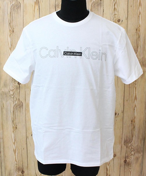 Calvin Klein(カルバン・クライン)の「CK ロゴテクスチャードボックスクルーネックTシャツ SS CK LOGO TEXTURED BOX CREWNECK TEE(Tシャツ/カットソー・メンズ・ホワイト・M/L/XL)」の8枚目の写真