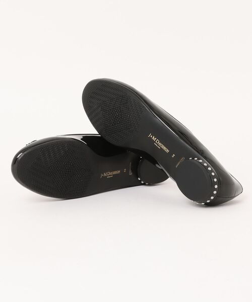 J&M Davidson（ジェイアンドエムデヴィッドソン）の「オールウェザー対応スタッズヒールカッターパンプス（レインシューズ・レディース・ブラック・22.5cm/23.0cm/23.5cm/24.0cm/24.5cm）」の3枚目の写真