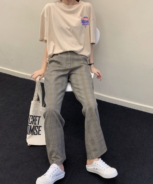 maison de LATIR(メゾンドラティール)の「ビッグプリントオーバーサイズTシャツ(Tシャツ/カットソー・レディース・ブラック/ホワイト/ベージュ・M/L/XL)」の13枚目の写真