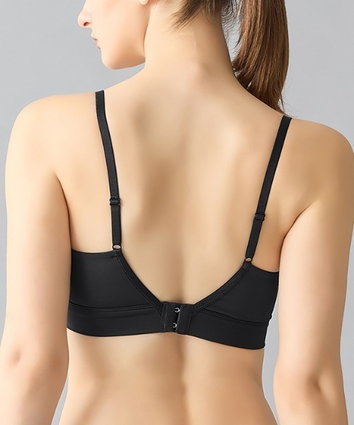 adidas（アディダス）の「adidas/アディダス ノンワイヤーブラ 吸汗速乾（スポーツブラ・レディース・ブラック/グレー系その他/ブラウン系その他/ベージュ系その他・MEDIUM/LARGE）」の5枚目の写真