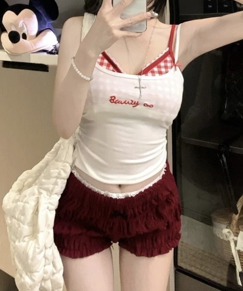 SHEENA（シーナ）の「カップ付きフェイクレイヤード刺しゅうロゴキャミソール（キャミソール・レディース・ブラック/グレー/ホワイト・M）」の10枚目の写真