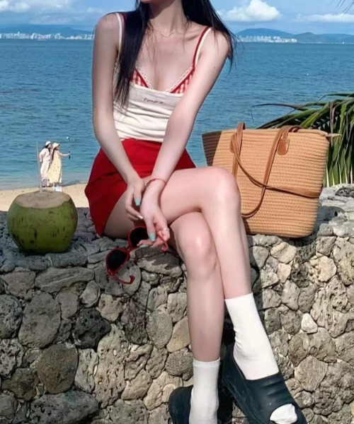 SHEENA（シーナ）の「カップ付きフェイクレイヤード刺しゅうロゴキャミソール（キャミソール・レディース・ブラック/グレー/ホワイト・M）」の15枚目の写真