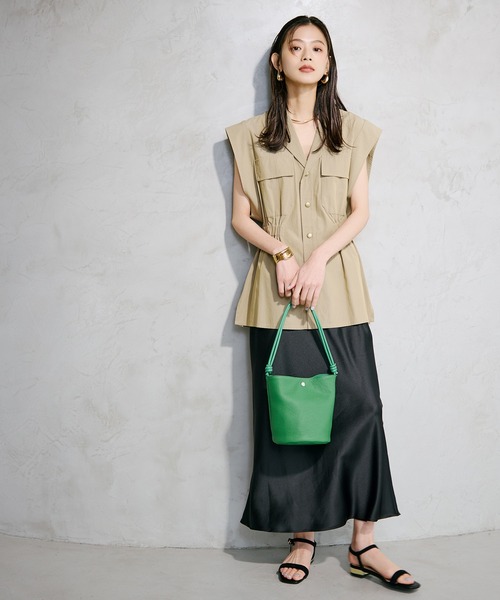 Breath TOPKAPI(ブレストプカピ)の「【Breath TOPKAPI】【新色追加】シュリンクレザー ノットハンドル 2way ショルダーバッグ(ショルダーバッグ・レディース・ブラック/グレイッシュベージュ/ホワイト/グリーン/イエロー/グレイッシュブルー/シルバー/クリーム/オレンジ・FREE)」の16枚目の写真