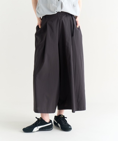 NANGA(ナンガ)の「EXCURSION WIDE PANTS W/エクスカーションワイドパンツ( ウィメンズ)(その他パンツ・レディース・グリーン/ブラック・S/M/L)」の2枚目の写真