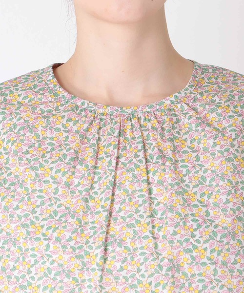 Jines（ジネス）の「リバティリーフプリント フリルスリーブブラウス（シャツ/ブラウス・レディース・ブルー/ピンク・38）」の18枚目の写真