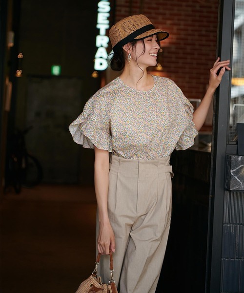 Jines（ジネス）の「リバティリーフプリント フリルスリーブブラウス（シャツ/ブラウス・レディース・ブルー/ピンク・38）」の7枚目の写真