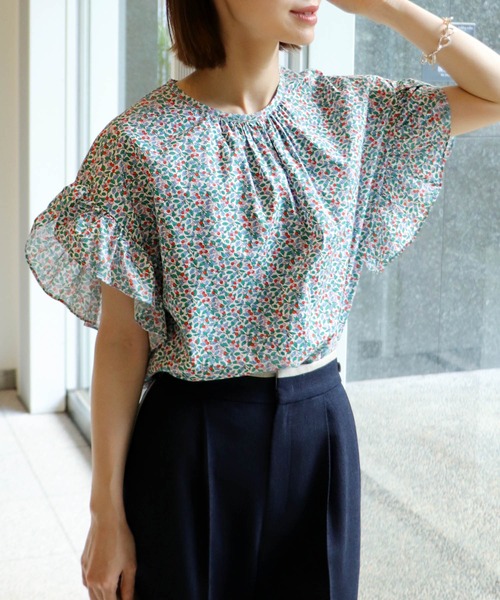 Jines（ジネス）の「リバティリーフプリント フリルスリーブブラウス（シャツ/ブラウス・レディース・ブルー/ピンク・38）」の14枚目の写真