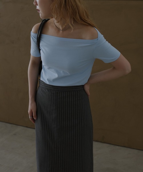 Mili affinity(ミリアフィニティー)の「2WAY半袖オフショルダートップス(Tシャツ/カットソー・レディース・チャコール/ブラック/オフホワイト/ブルー・FREE)」の14枚目の写真