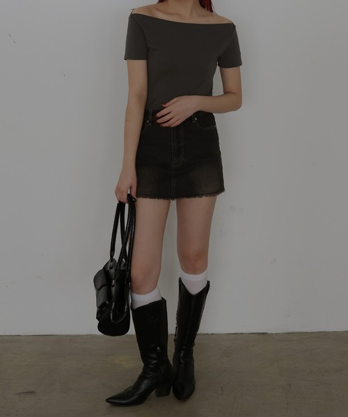 Mili affinity(ミリアフィニティー)の「2WAY半袖オフショルダートップス(Tシャツ/カットソー・レディース・チャコール/ブラック/オフホワイト/ブルー・FREE)」の17枚目の写真