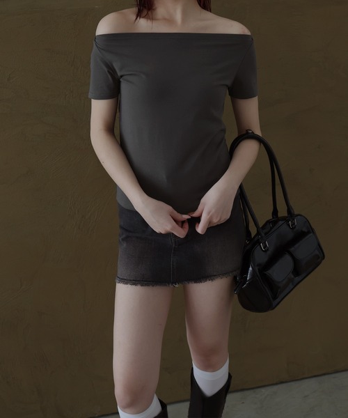 Mili affinity(ミリアフィニティー)の「2WAY半袖オフショルダートップス(Tシャツ/カットソー・レディース・チャコール/ブラック/オフホワイト/ブルー・FREE)」の19枚目の写真