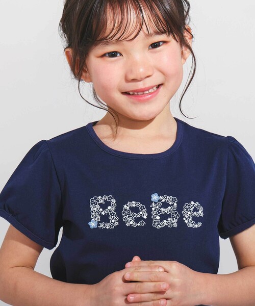 BeBe（ベベ）の「【WEB限定】発泡プリントお花ロゴ天竺半袖Tシャツ(100~140cm)（Tシャツ/カットソー・キッズ・ネイビー/パープル・110cm/120cm/130cm/140cm/100cm）」の5枚目の写真