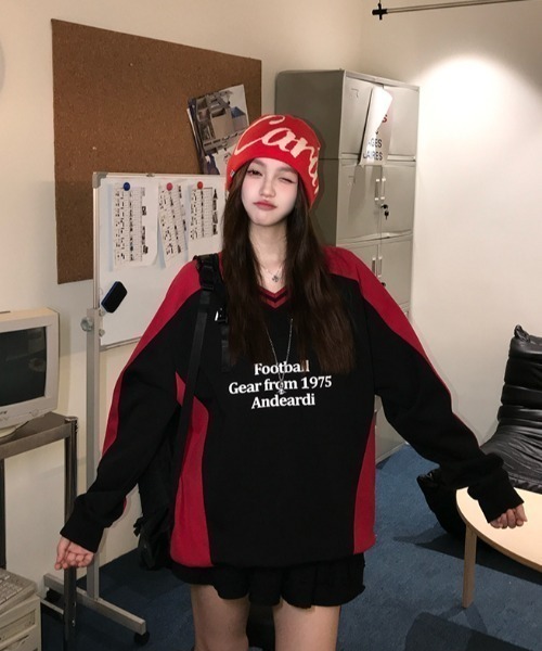 NANEA(ナネア)の「バイカラーゲームシャツ プルオーバースウェット(スウェット・レディース・レッド/ピンク・MEDIUM/LARGE/X-LARGE)」の3枚目の写真