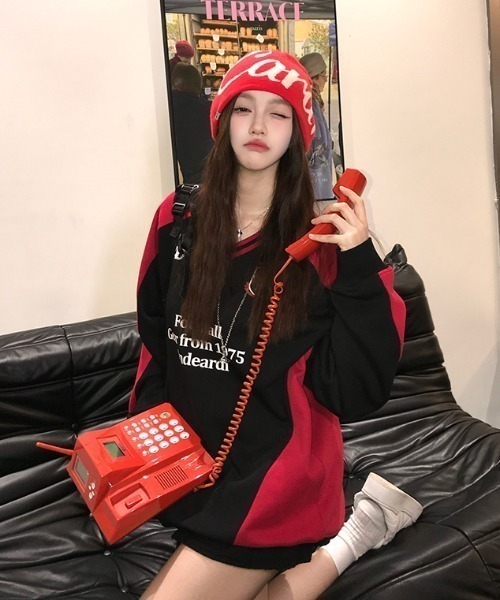 NANEA(ナネア)の「バイカラーゲームシャツ プルオーバースウェット(スウェット・レディース・レッド/ピンク・MEDIUM/LARGE/X-LARGE)」の5枚目の写真