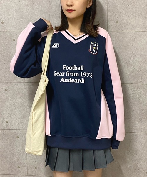 NANEA(ナネア)の「バイカラーゲームシャツ プルオーバースウェット(スウェット・レディース・レッド/ピンク・MEDIUM/LARGE/X-LARGE)」の12枚目の写真