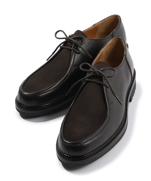 MEN'S BIGI（メンズビギ）の「異素材コンビ レザーチロリアンシューズ（モカシン/デッキシューズ・メンズ・ブラック/ダークブラウン・02）」の2枚目の写真