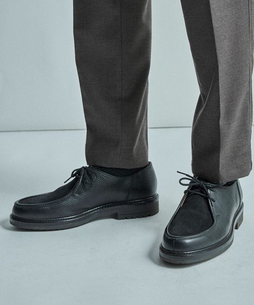 MEN'S BIGI(メンズビギ)の「異素材コンビ レザーチロリアンシューズ(モカシン/デッキシューズ・メンズ・ブラック/ダークブラウン・02)」の4枚目の写真