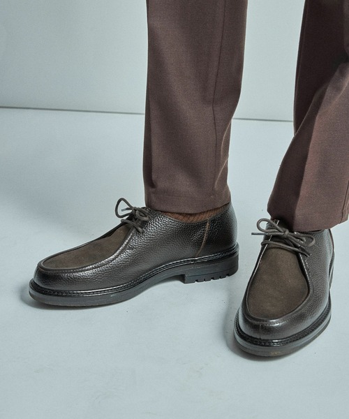 MEN'S BIGI(メンズビギ)の「異素材コンビ レザーチロリアンシューズ(モカシン/デッキシューズ・メンズ・ブラック/ダークブラウン・02)」の3枚目の写真